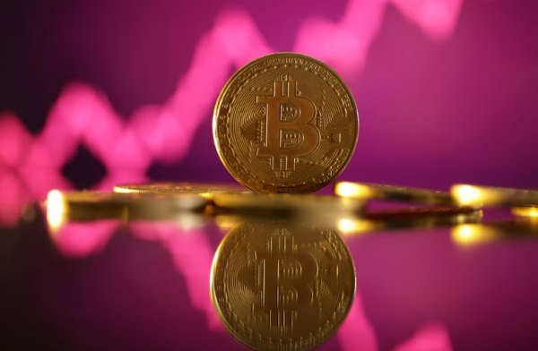 Биткоин упал: какие тревоги вызывает снижение курса?