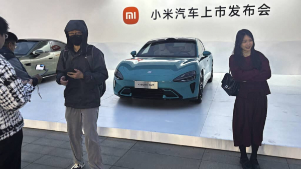 Очередь на первый электромобиль Xiaomi растянулась на семь месяцев