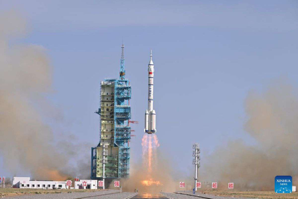 Китай запустил пилотируемый космический корабль «Шэньчжоу-20»