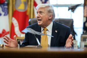 Трамп объявил врагами всех, кто говорит «искусственный интеллект» вместо «сверхинтеллекта»