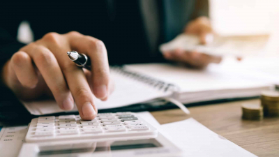 Банки зарабатывают почти триллион тенге на текущих счетах казахстанцев