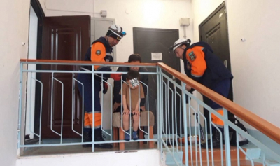 В Кызылорде пятилетний ребенок застрял головой в ограждении лестницы