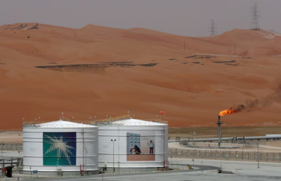 Нефтяные котировки укрепляются на фоне геополитических рисков