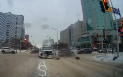Не уступил дорогу: водители машин Kia и Lexus попали в ДТП в Астане