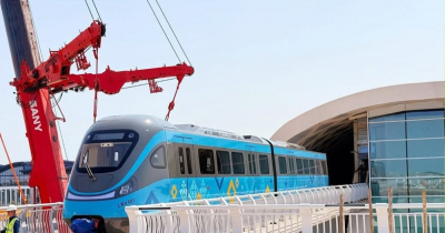 Первые вагоны LRT подняли на станцию в Астане